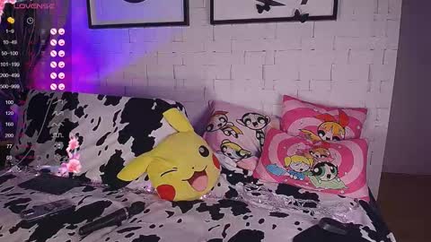 mynameisnikki_ online show from 09.13.25