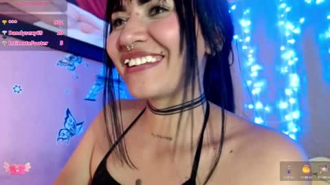 Snapshot of myomi_nix chatting on 01.17.25 myomi online show from 01.17.25