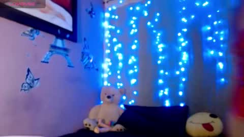 Snapshot of myomi_nix chatting on 01.18.25 myomi online show from 01.18.25