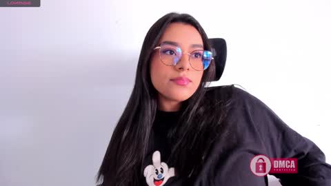 Snapshot of mypretty_isabella chatting on 01.21.25 Bella online show from 01.21.25