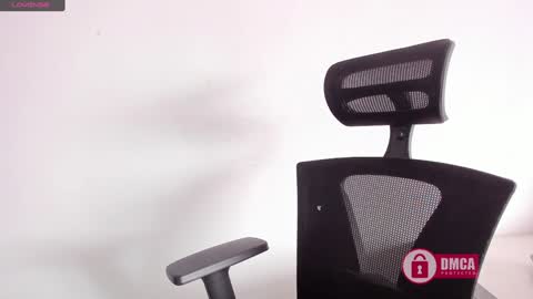 Snapshot of mypretty_isabella chatting on 01.28.25 Bella online show from 01.28.25