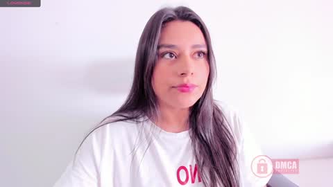 Snapshot of mypretty_isabella chatting on 01.30.25 Bella online show from 01.30.25