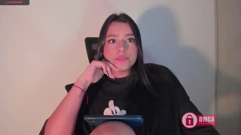 Snapshot of mypretty_isabella chatting on 02.18.25 Bella online show from 02.18.25