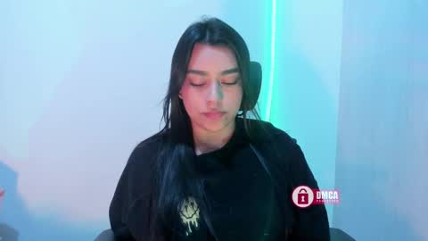 Snapshot of mypretty_isabella chatting on 09.24.25 Bella online show from 09.24.25