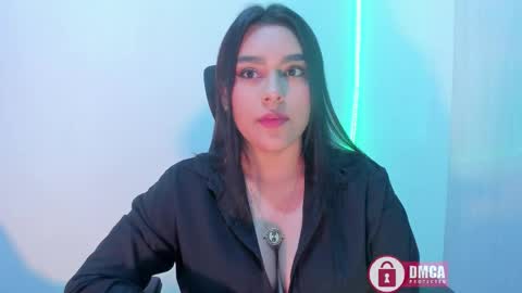 Snapshot of mypretty_isabella chatting on 10.10.25 Bella online show from 10.10.25