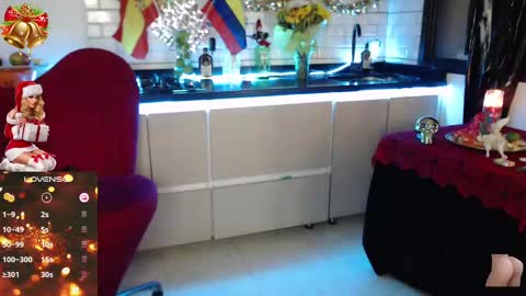 Snapshot of myrnasexxx chatting on 12.28.24 Myrna Sessions online show from 12.28.24