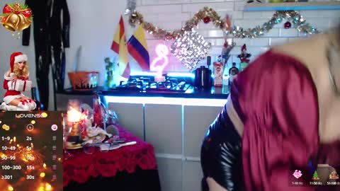 Snapshot of myrnasexxx chatting on 12.30.24 Myrna Sessions online show from 12.30.24