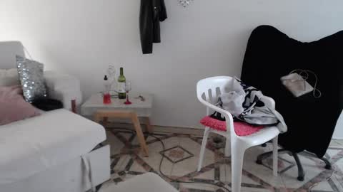 Snapshot of myrnasexxx chatting on 01.24.25 Myrna Sessions online show from 01.24.25