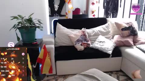 Snapshot of myrnasexxx chatting on 02.09.25 Myrna Sessions online show from 02.09.25