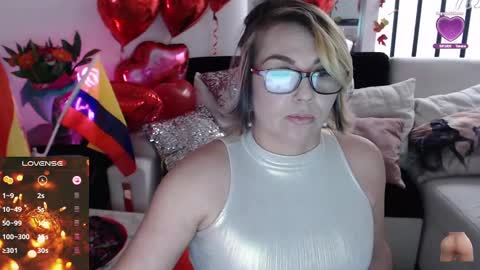 Snapshot of myrnasexxx chatting on 02.17.25 Myrna Sessions online show from 02.17.25