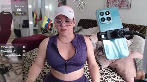 Snapshot of myrnasexxx chatting on 09.16.25 Myrna Sessions online show from 09.16.25