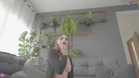 Snapshot of mystic_bunny chatting on 10.18.25 Mystic Bunny online show from 10.18.25