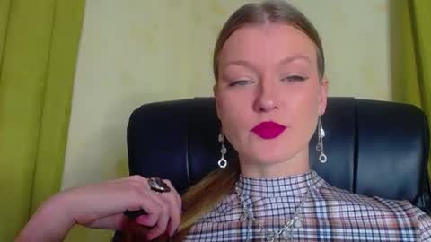 Snapshot of mysticvenus_ chatting on 12.05.25 mysticvenus_ online show from 12.05.25