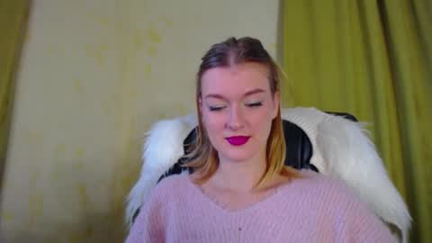 Snapshot of mysticvenus_ chatting on 12.14.25 mysticvenus_ online show from 12.14.25