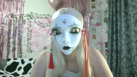 mysticyumiko online show from 12.22.25