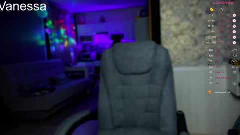 Vanessa and Julia  online show from 01.06.25