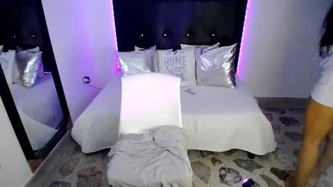 naahia__clark online show from 12.19.24