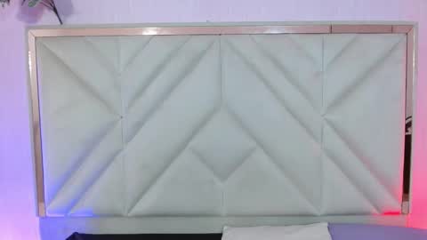 Snapshot of naanaky_tay chatting on 09.10.25 TARA online show from 09.10.25