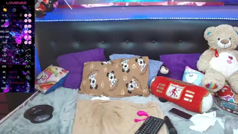 Snapshot of nadia_84 chatting on 01.13.25 nadia_84 online show from 01.13.25