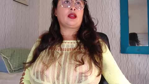 Nadia online show from 10.04.25