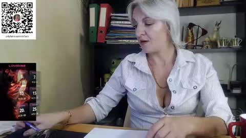 Snapshot of nadin_slut chatting on 10.06.25 Nadin online show from 10.06.25