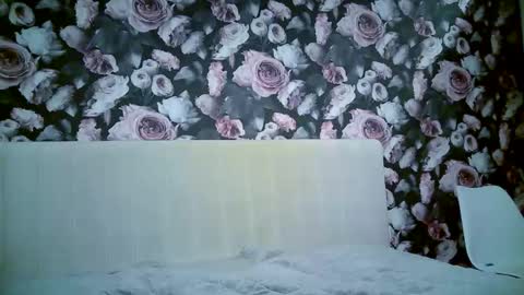 Nadjia online show from 12.17.25