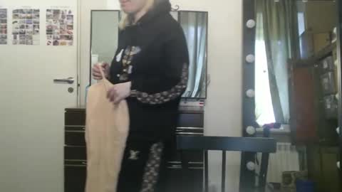 Snapshot of nadyagt chatting on 04.18.26 nadyagt online show from 04.18.26