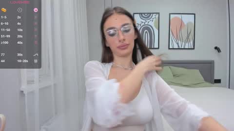 Snapshot of nadyayax chatting on 12.15.24 Nadya online show from 12.15.24