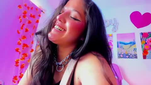 Snapshot of naharasoler chatting on 04.25.26 Nahara Soler online show from 04.25.26