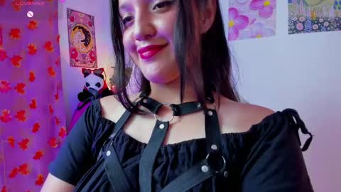 Snapshot of naharasoler chatting on 05.08.26 Nahara Soler online show from 05.08.26