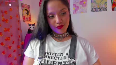 Snapshot of naharasoler chatting on 05.15.26 Nahara Soler online show from 05.15.26
