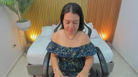 Snapshot of nahia_13 chatting on 02.12.25 N A H I A online show from 02.12.25