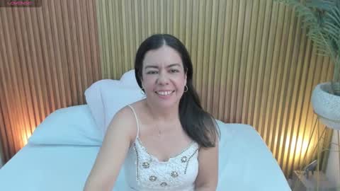 Snapshot of nahia_13 chatting on 02.17.25 N A H I A online show from 02.17.25