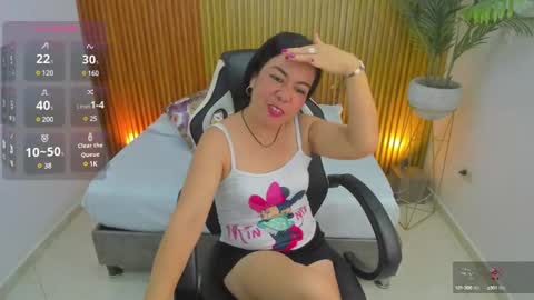 Snapshot of nahia_13 chatting on 02.22.25 N A H I A online show from 02.22.25