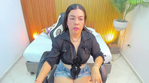 Snapshot of nahia_13 chatting on 02.22.25 N A H I A online show from 02.22.25