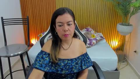 Snapshot of nahia_13 chatting on 02.25.25 N A H I A online show from 02.25.25