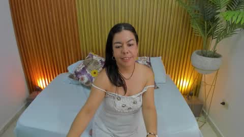 Snapshot of nahia_13 chatting on 03.05.25 N A H I A online show from 03.05.25