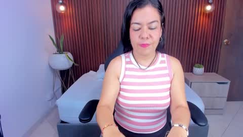 Snapshot of nahia_13 chatting on 03.08.25 N A H I A online show from 03.08.25