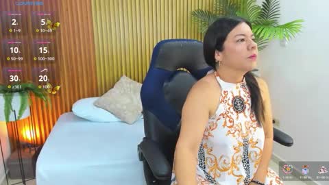 Snapshot of nahia_13 chatting on 09.15.25 N A H I A online show from 09.15.25