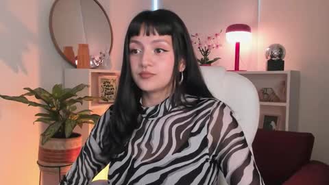 Nahia INDEPENDENT MODEL P online show from 02.13.26