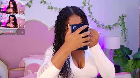 NahiaraReina  online show from 02.05.26