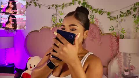 NahiaraReina  online show from 04.12.26