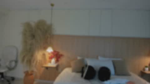 Snapshot of nahimithompson chatting on 06.30.26 Nahimi online show from 06.30.26