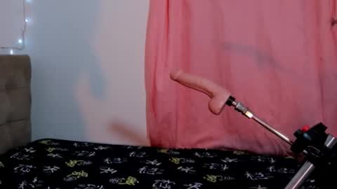 Snapshot of nahomi28 chatting on 12.13.25 Naomi online show from 12.13.25