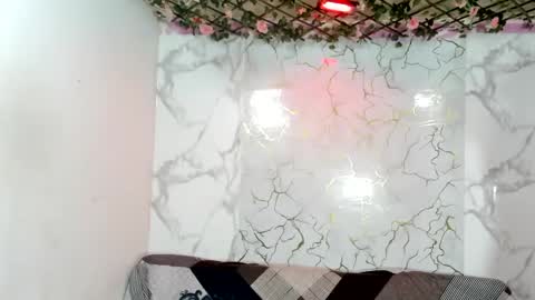 nahomi_hot2002 online show from 07.12.26