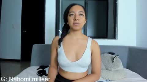 Snapshot of nahomi_miller_ chatting on 12.20.25 Laura online show from 12.20.25