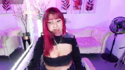 Snapshot of nahomi_velmont chatting on 05.18.26 nahomi_velmont online show from 05.18.26