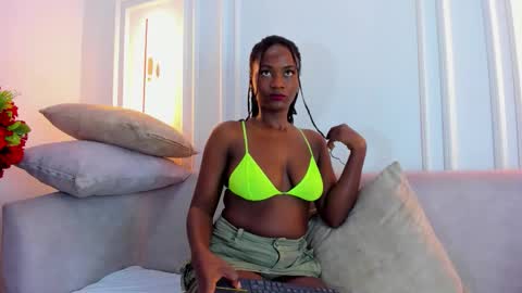 Nahomi online show from 02.17.26