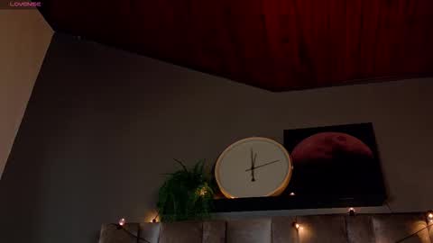  VICTORIA  online show from 12.15.25