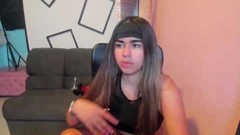 NahomiConnorr online show from 12.17.25